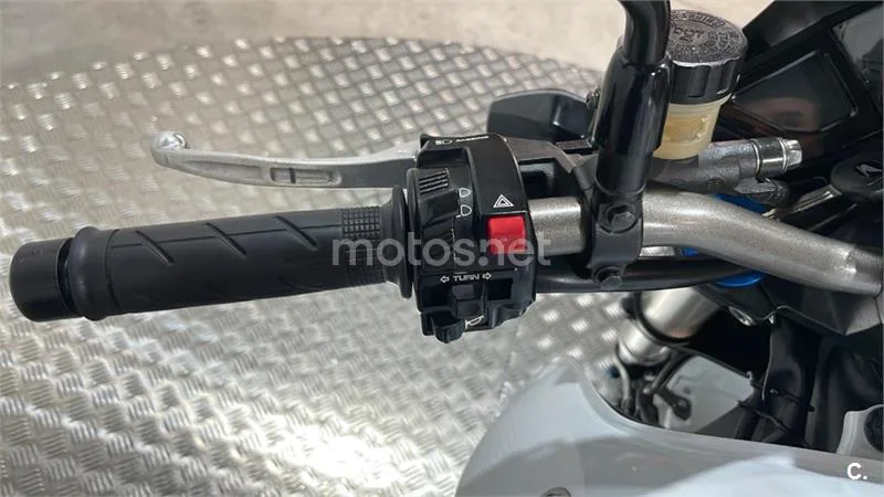 Honda CB 1000R – Vista 12