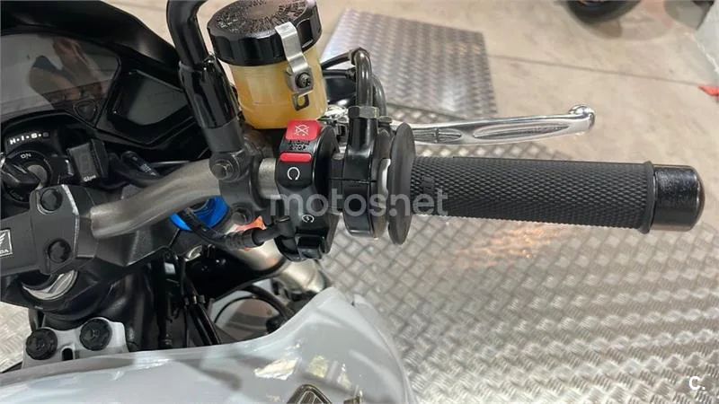 Honda CB 1000R – Vista 13