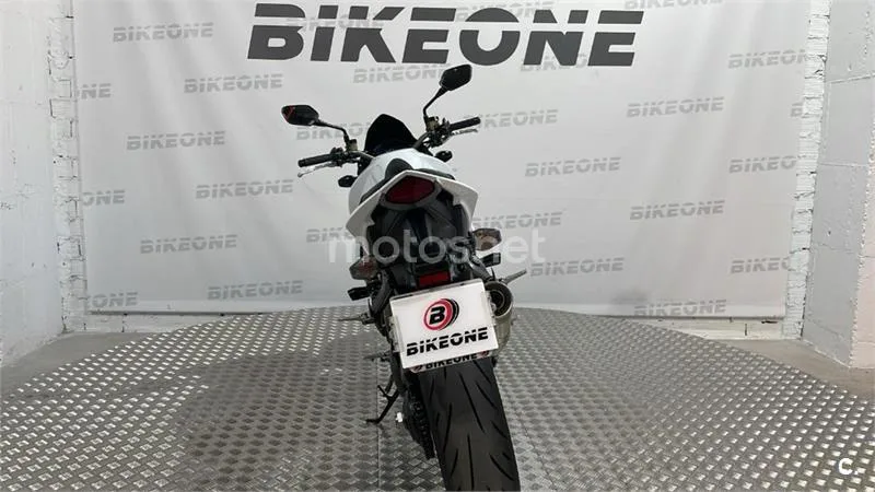 Honda CB 1000R – Vista 8