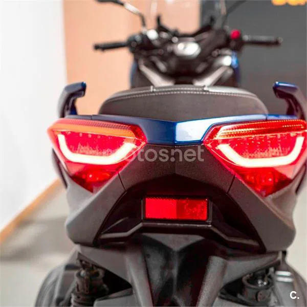 Yamaha XMAX 400 – Vista 14