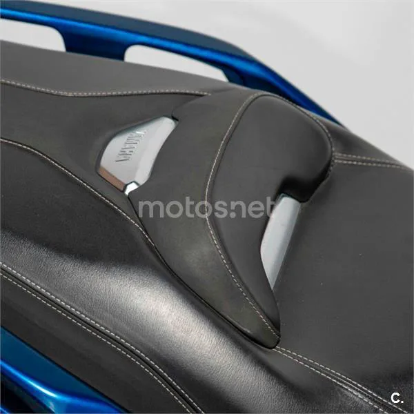 Yamaha XMAX 400 – Vista 7
