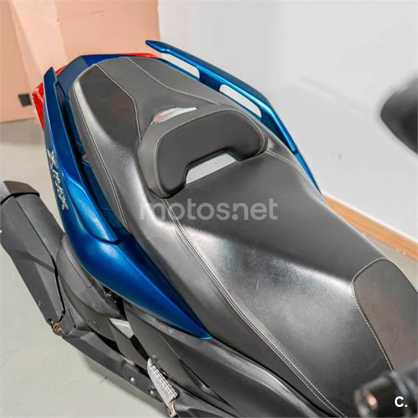 Yamaha XMAX 400 – Vista 8