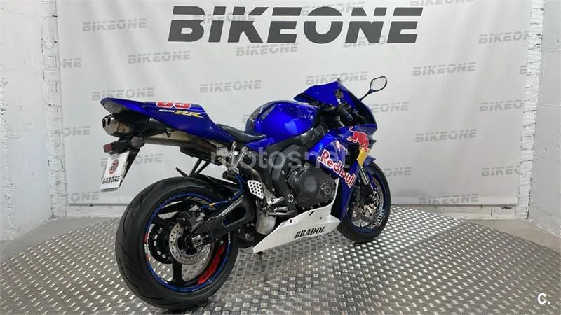 Honda CBR 1000 RR Fireblade – Vista 8