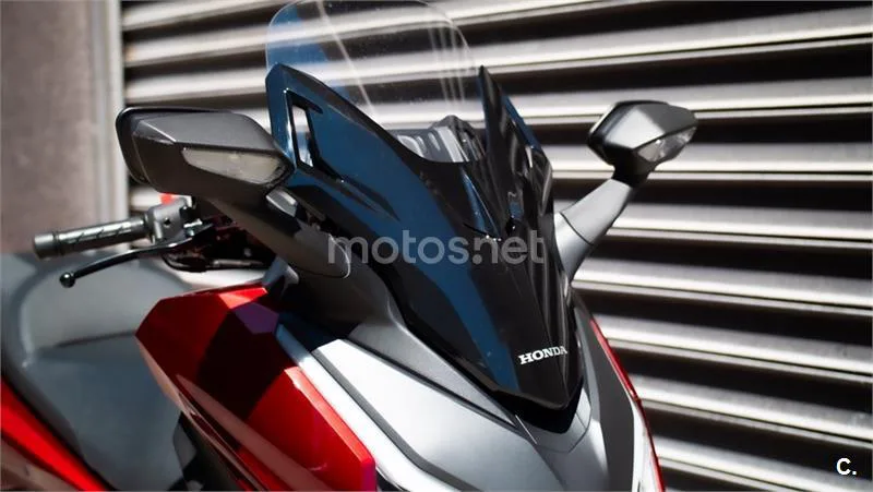 Honda Forza 350 – Vista 3