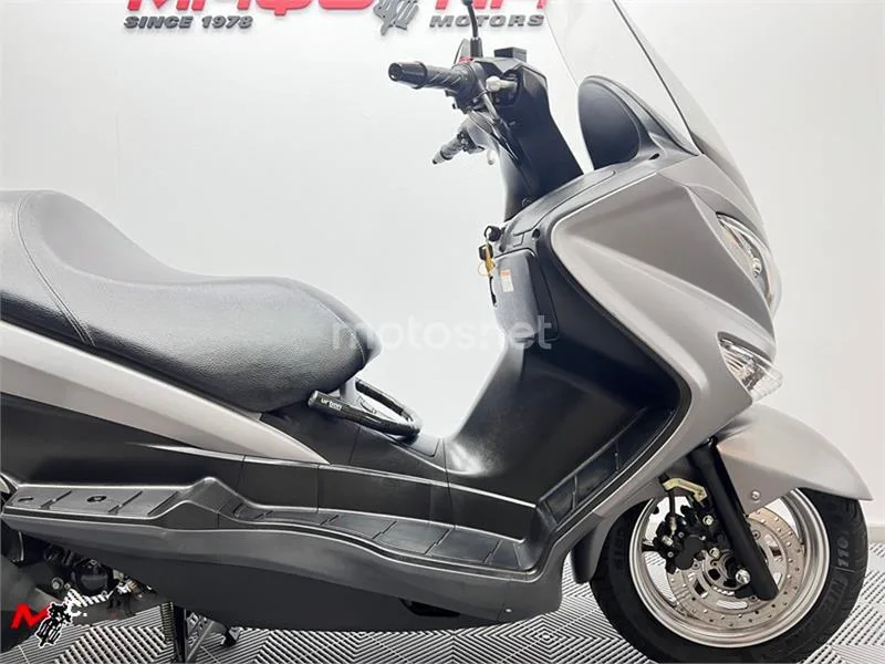 Suzuki Burgman 200 – Vista 3