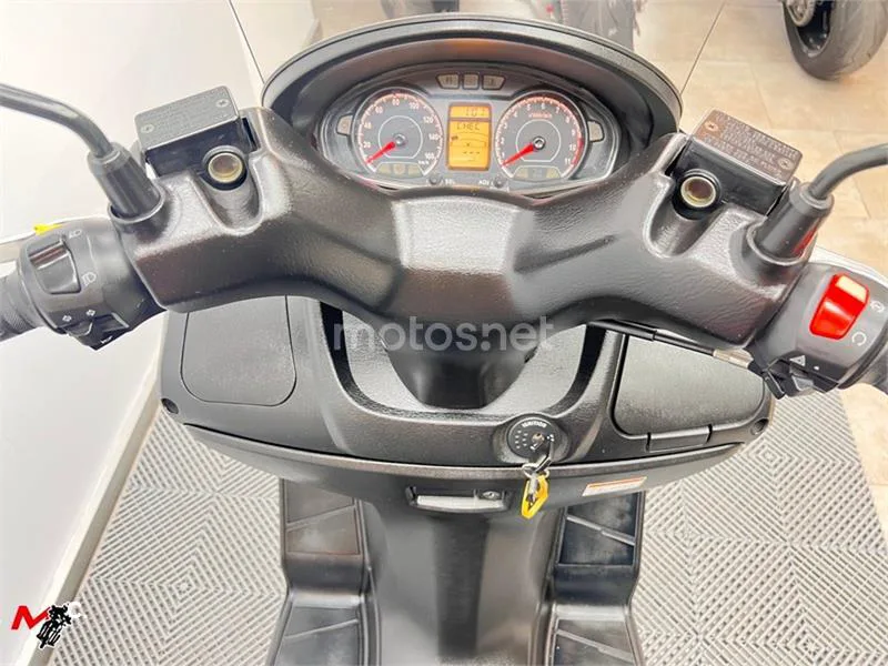 Suzuki Burgman 200 – Vista 6