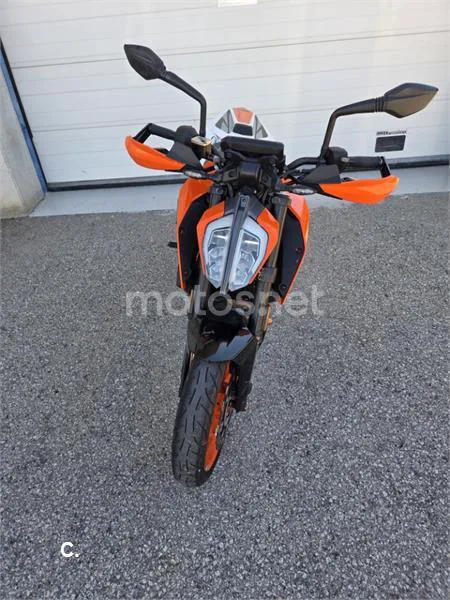 KTM 390 – Vista 8