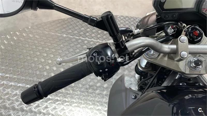 Yamaha XJ6 N Diversion – Vista 12