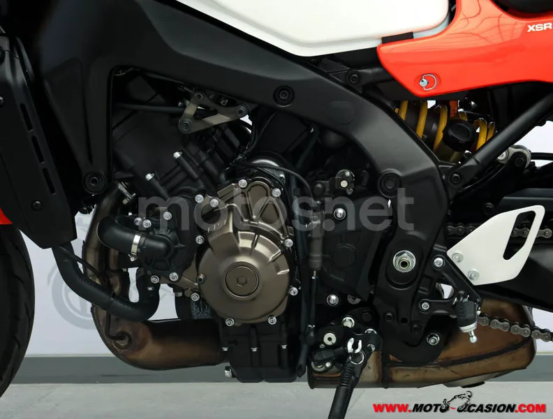 Yamaha XSR 900 – Vista 10