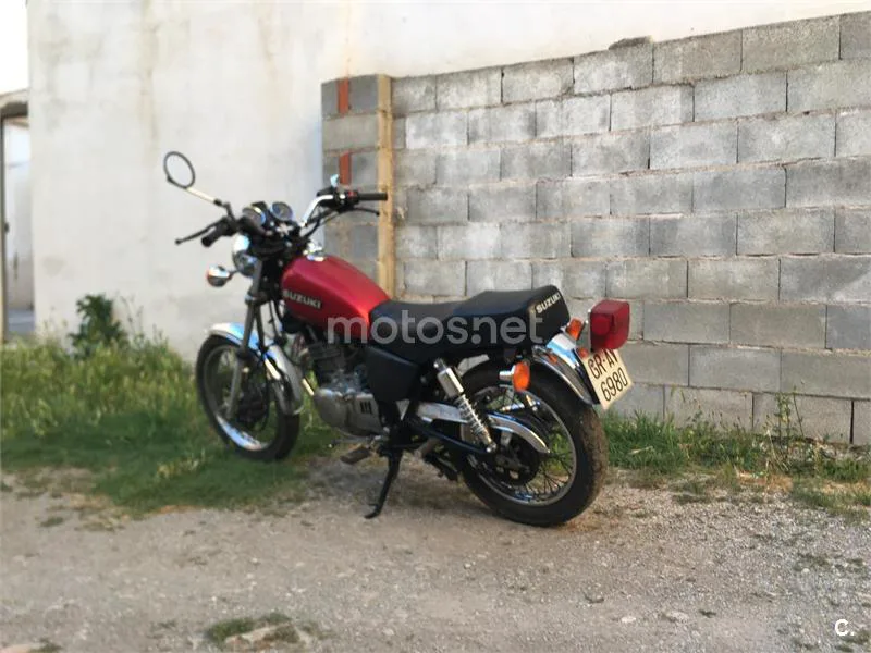 Suzuki GN 250 – Vista 6