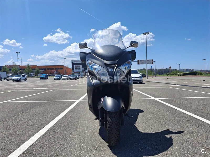 Suzuki Burgman 400 – Vista 2