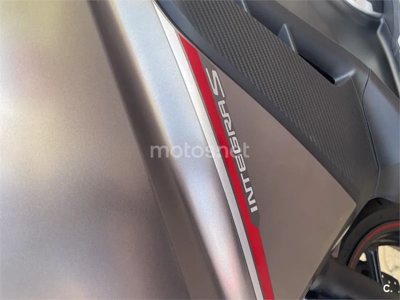 Honda Integra 750 S – Vista 10