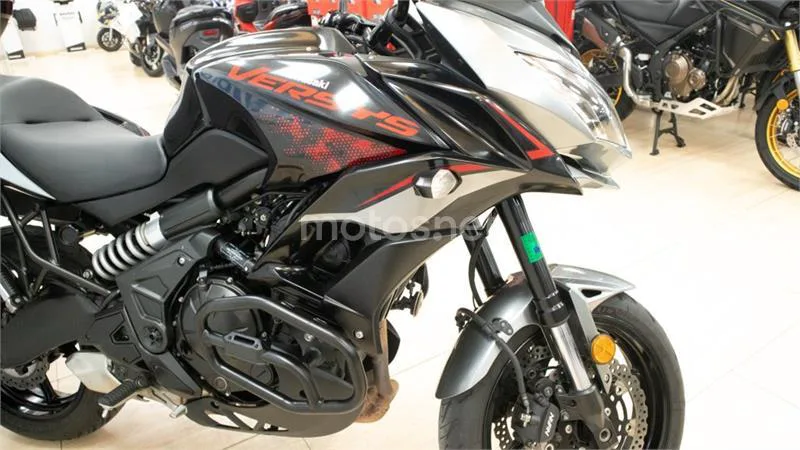 Kawasaki Versys – Vista 14