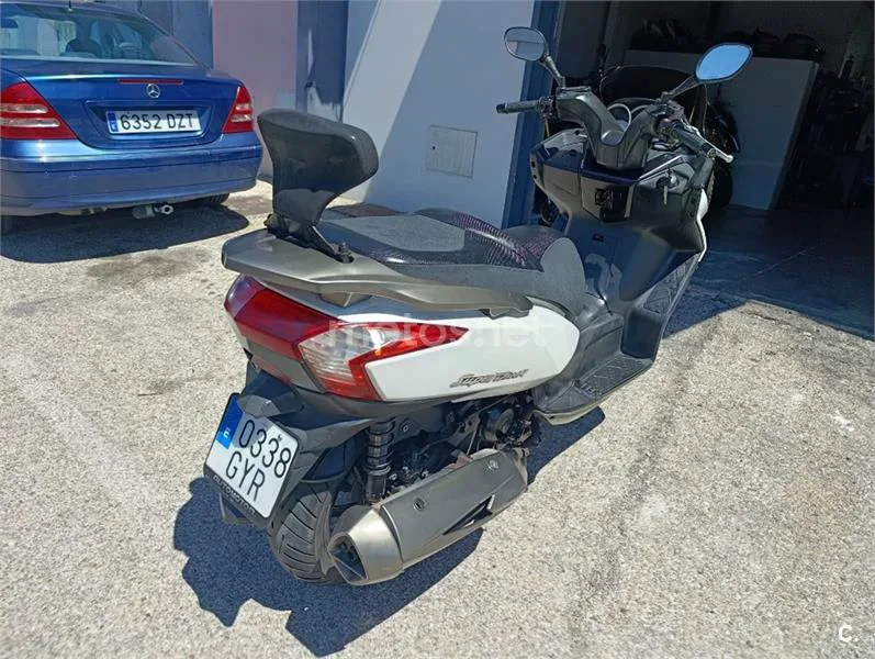 Kymco Super Dink 300 – Vista 5
