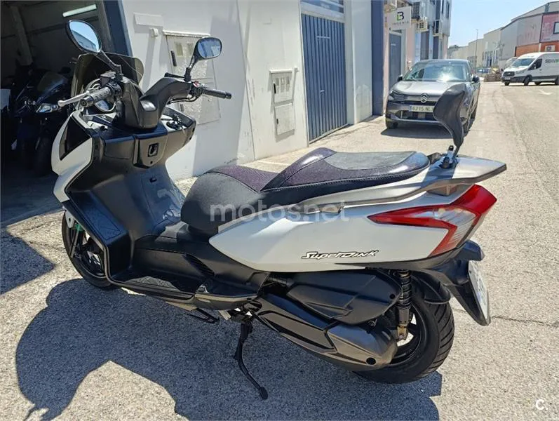 Kymco Super Dink 300 – Vista 6