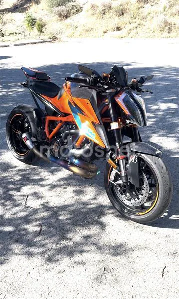 KTM 1290 Super Duke R – Vista 2