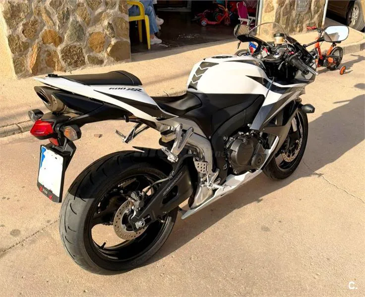 Honda CBR600RR - Vista 5