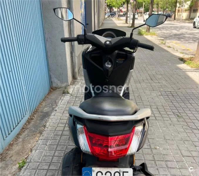 Yamaha NMAX – Vista 4