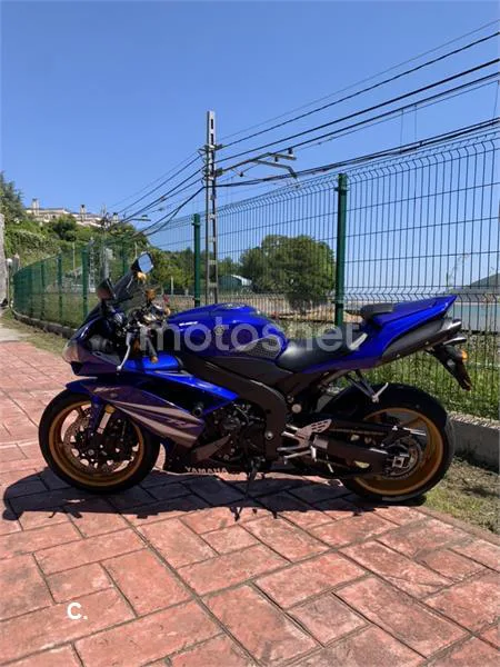 Yamaha R1 – Vista 2