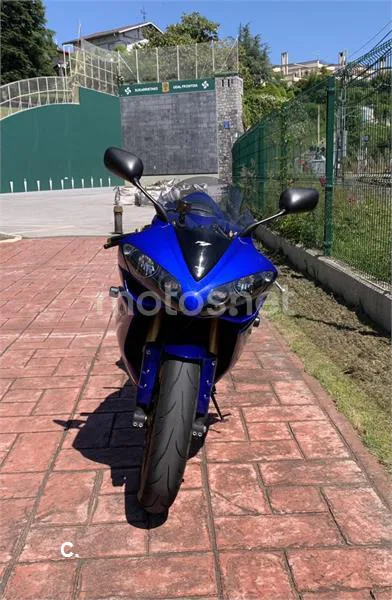 Yamaha R1 – Vista 6
