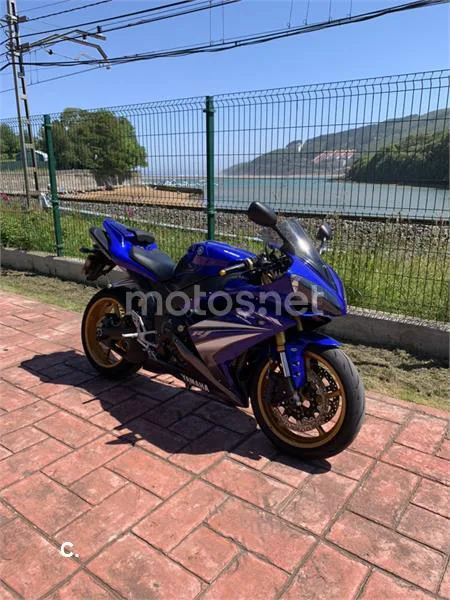 Yamaha R1 – Vista 7