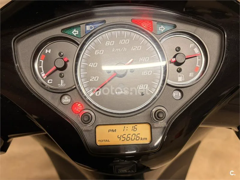 Honda SH 300i – Vista 3