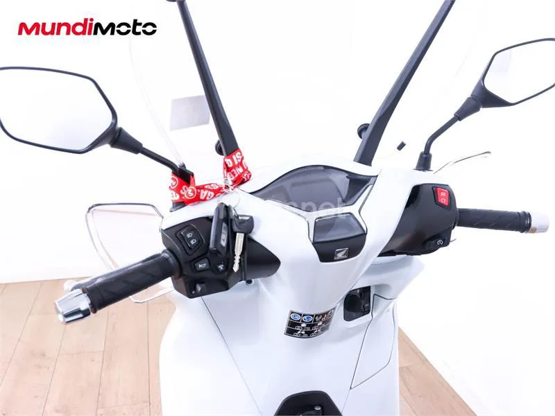 Honda SH 350i – Vista 11