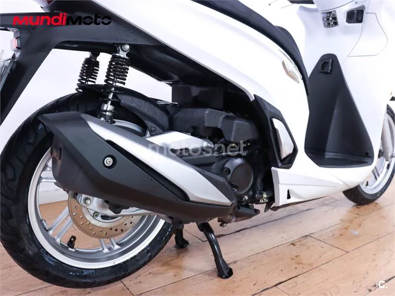 Honda SH 350i – Vista 4