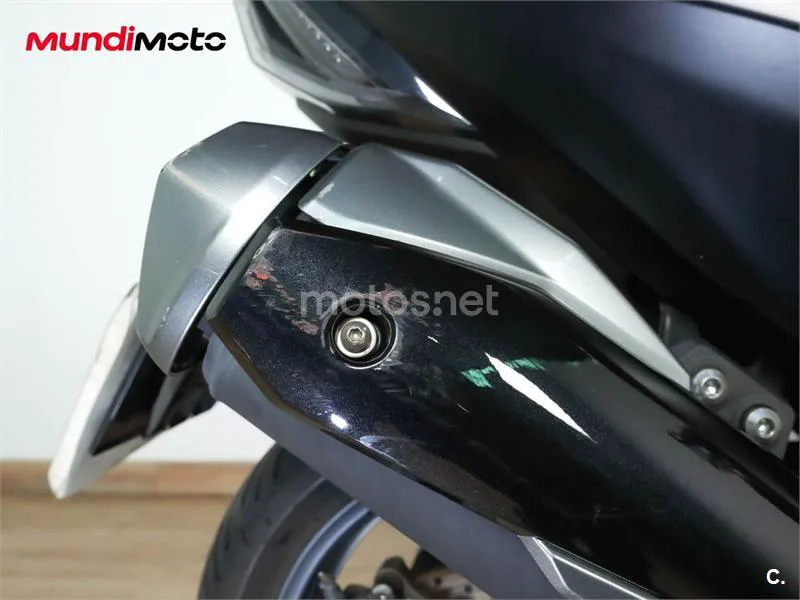 Kymco AK 550 – Vista 14
