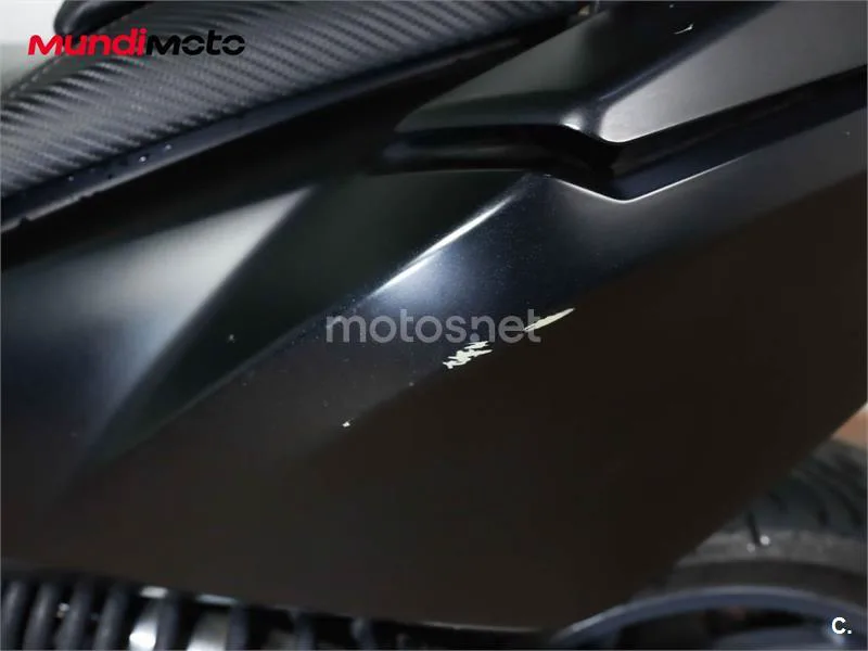 Kymco AK 550 – Vista 19