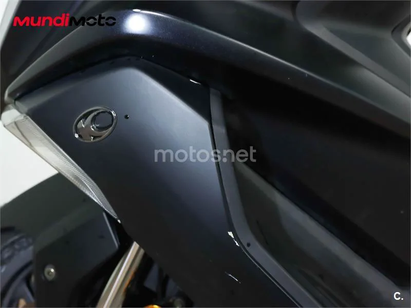 Kymco AK 550 – Vista 20