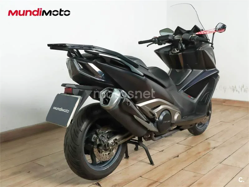 Kymco AK 550 – Vista 3