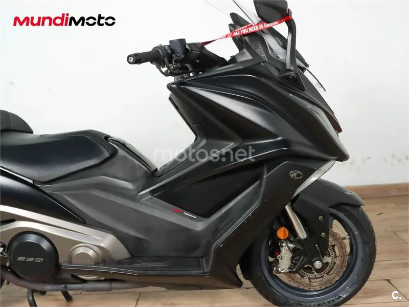 Kymco AK 550 – Vista 21