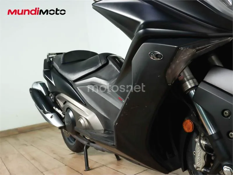 Kymco AK 550 – Vista 22