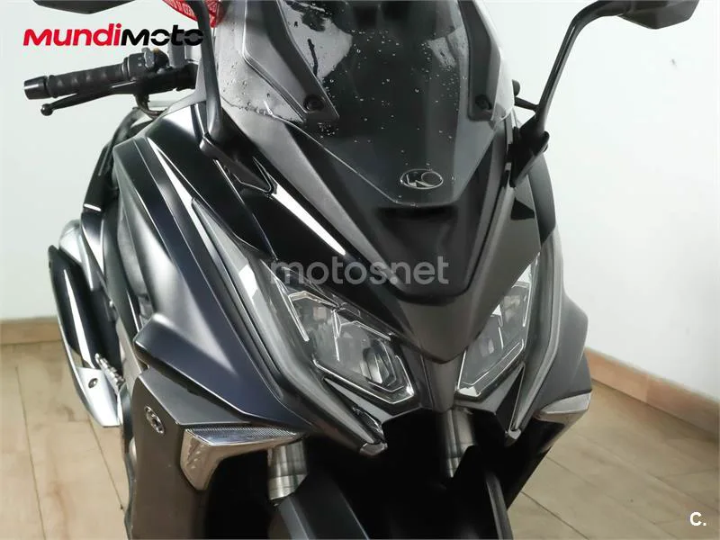 Kymco AK 550 – Vista 5