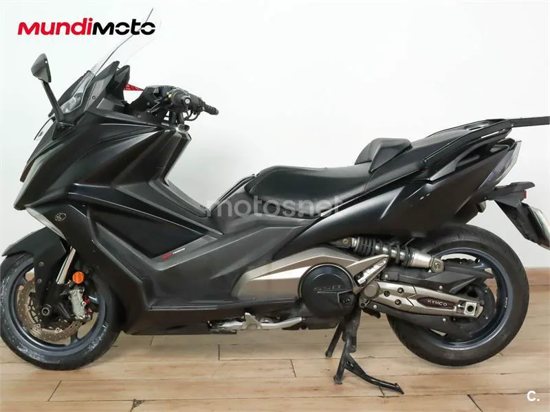 Kymco AK 550 – Vista 6