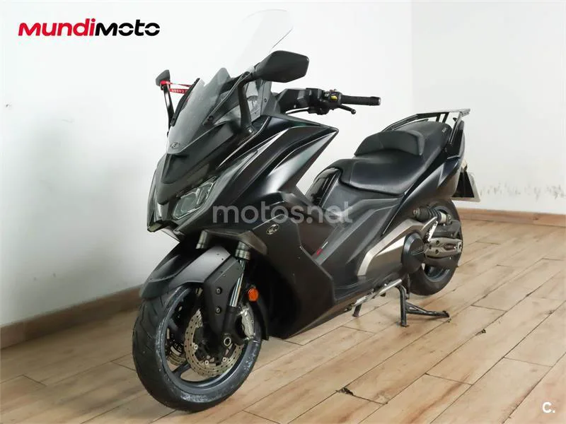 Kymco AK 550 – Vista 7