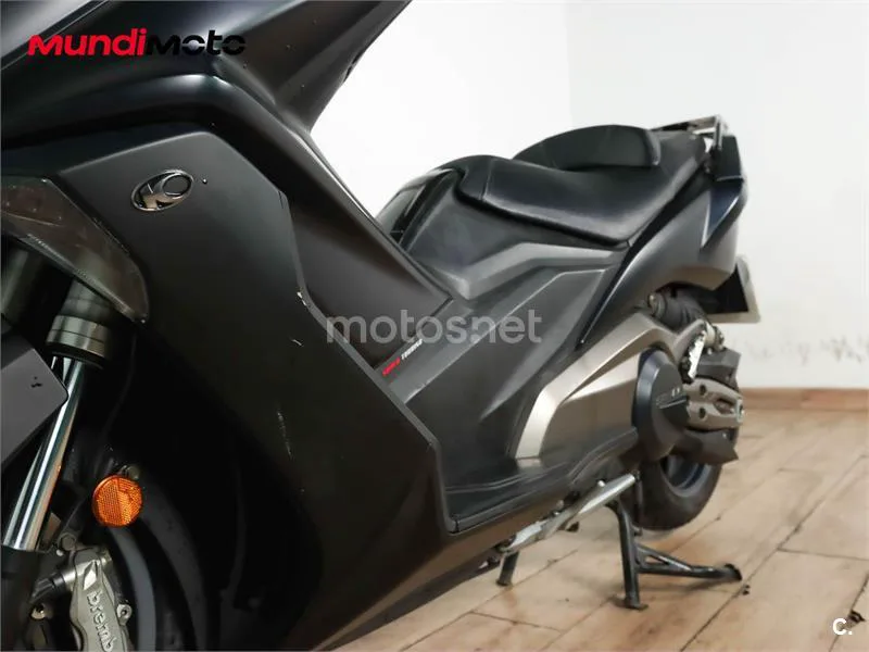 Kymco AK 550 – Vista 10