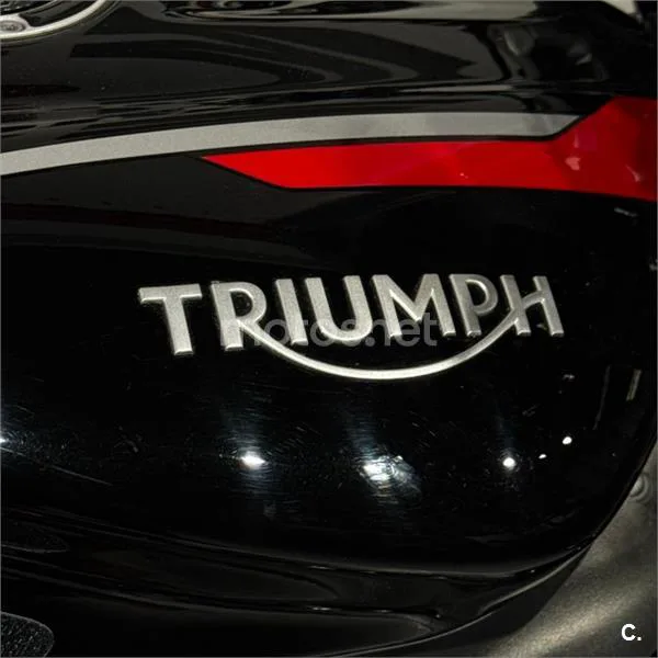 Triumph Street Triple – Vista 13