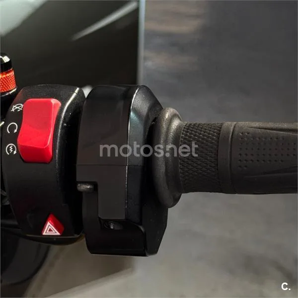 Triumph Street Triple – Vista 16