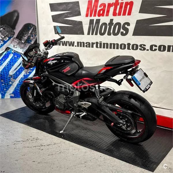 Triumph Street Triple – Vista 4