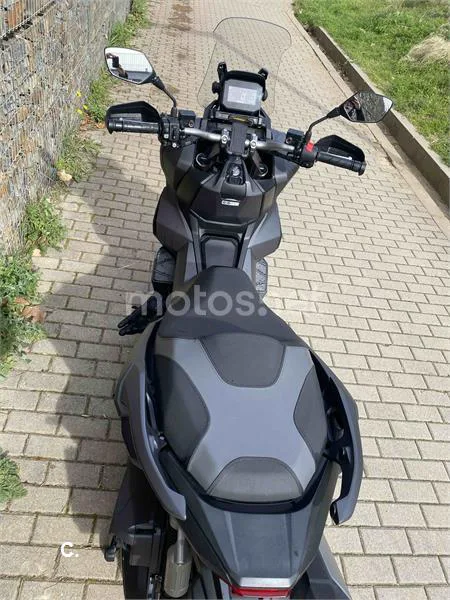 Honda ADV 350 – Vista 4