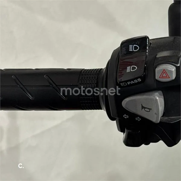 Honda CB 650 R – Vista 13