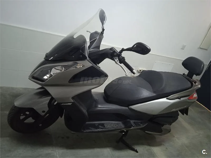 Kymco Super Dink 300 – Vista 2
