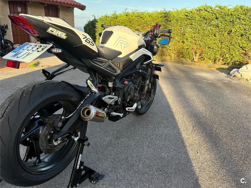Triumph Street Triple 765 – Vista 2