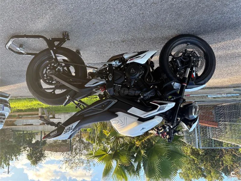 Triumph Street Triple 765 – Vista 3