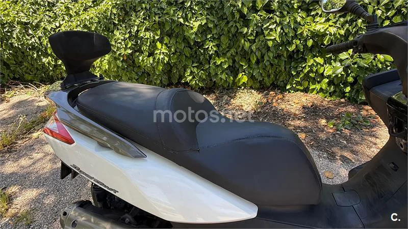 Kymco Super Dink 125 – Vista 3