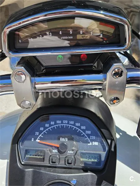 Suzuki Intruder M1800R – Vista 3