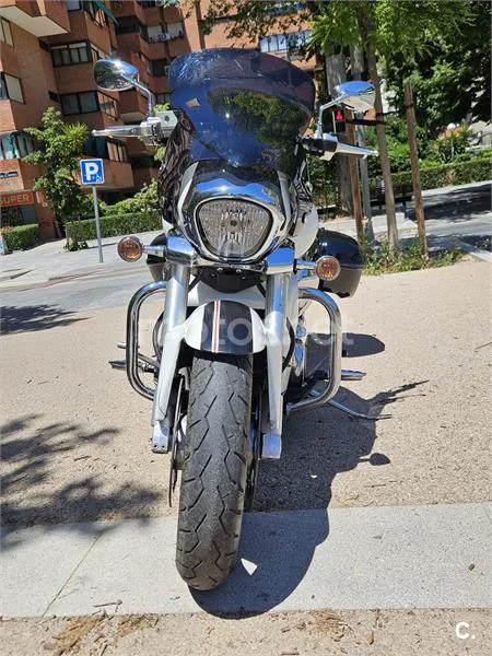 Suzuki Intruder M1800R – Vista 5