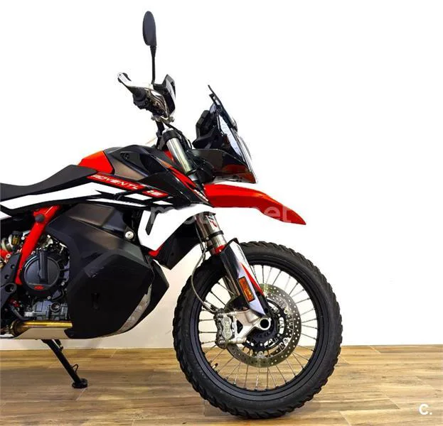 KTM 890 – Vista 4
